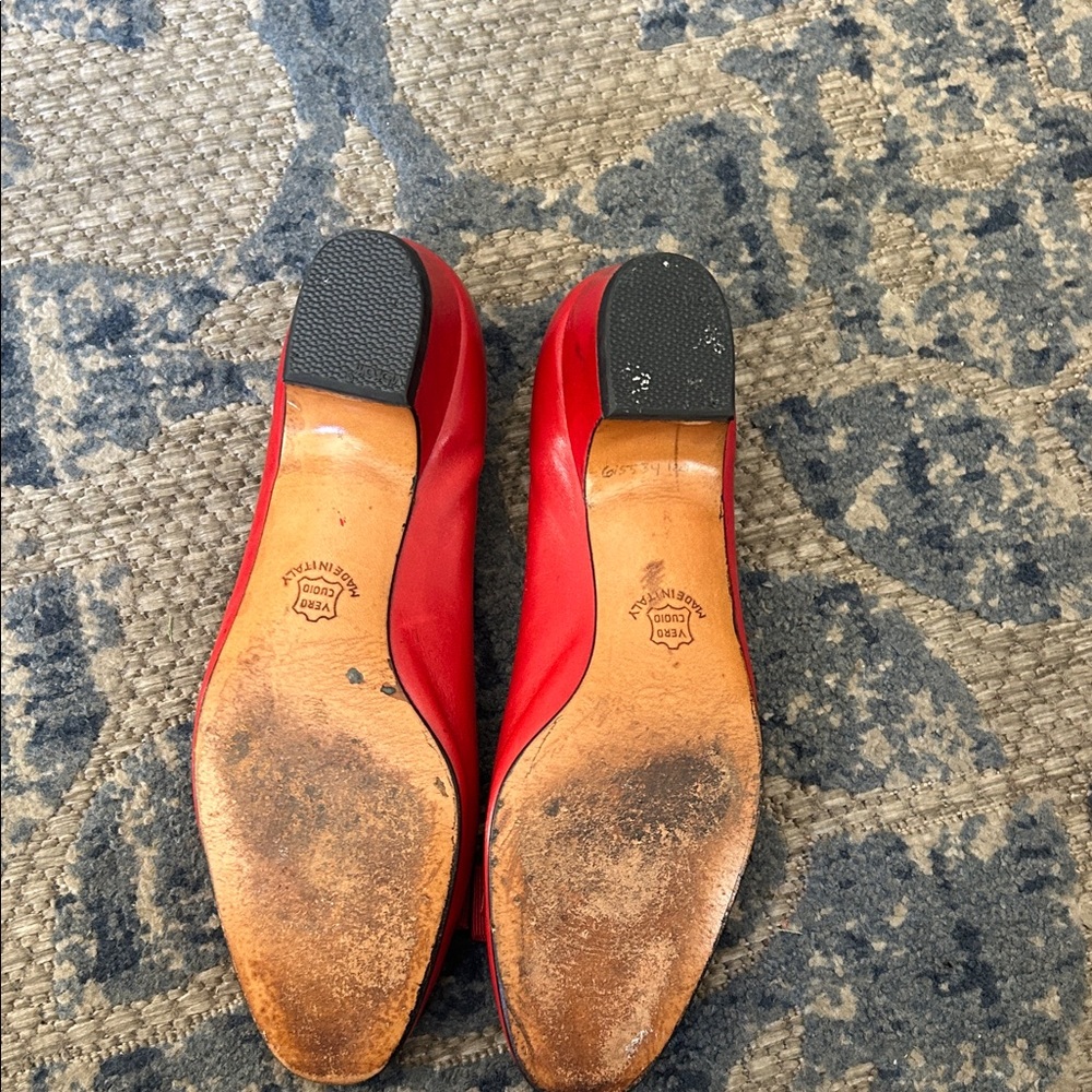 Salvatore Ferragamo Red Leather Vara Bow Flats - Picture 2 of 3